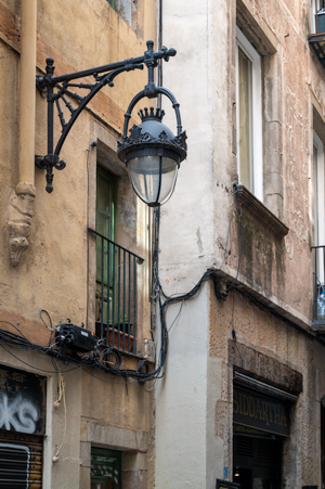 Barcelona Streetlight image